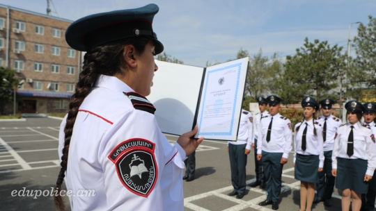 С основательными знаниями к достойной службе