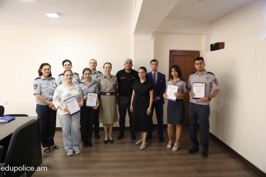 The participants of the English course received their certificates