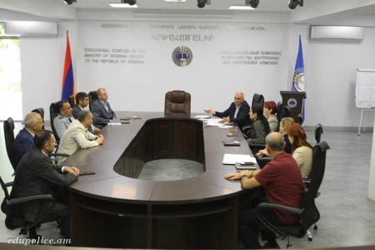 Գնումների գործընթացի վերաբերյալ քննարկում Կրթահամալիրում 