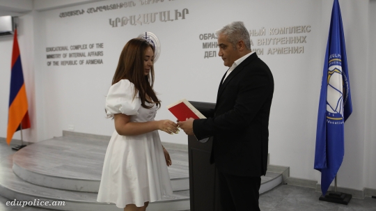 Շրջանավարտներն ստացան իրենց դիպլոմները